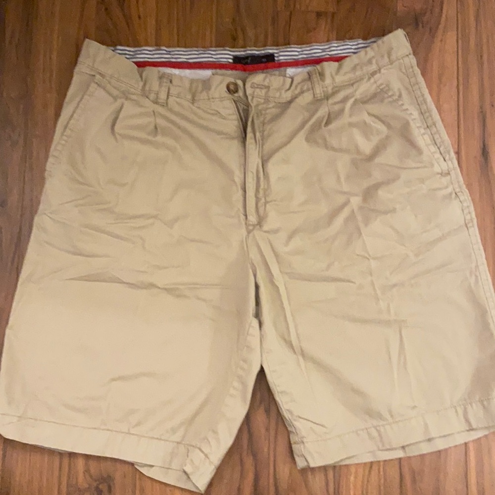 Men’s Size 40 Tommy Hilfiger Cargo Shorts